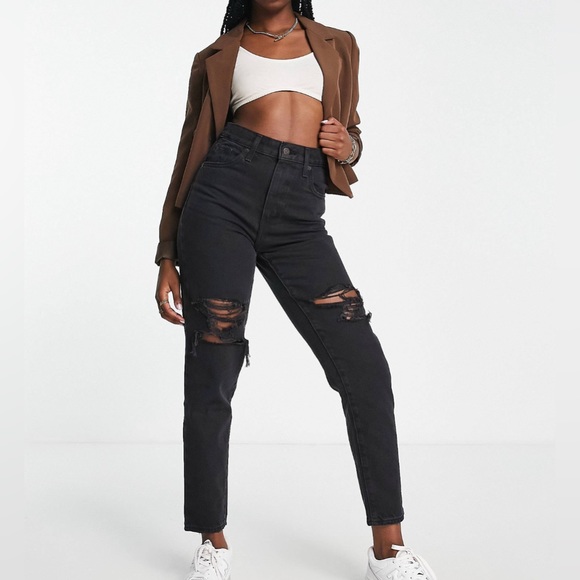 NWT Levi’s High Waisted Mom Jean - Picture 1 of 12